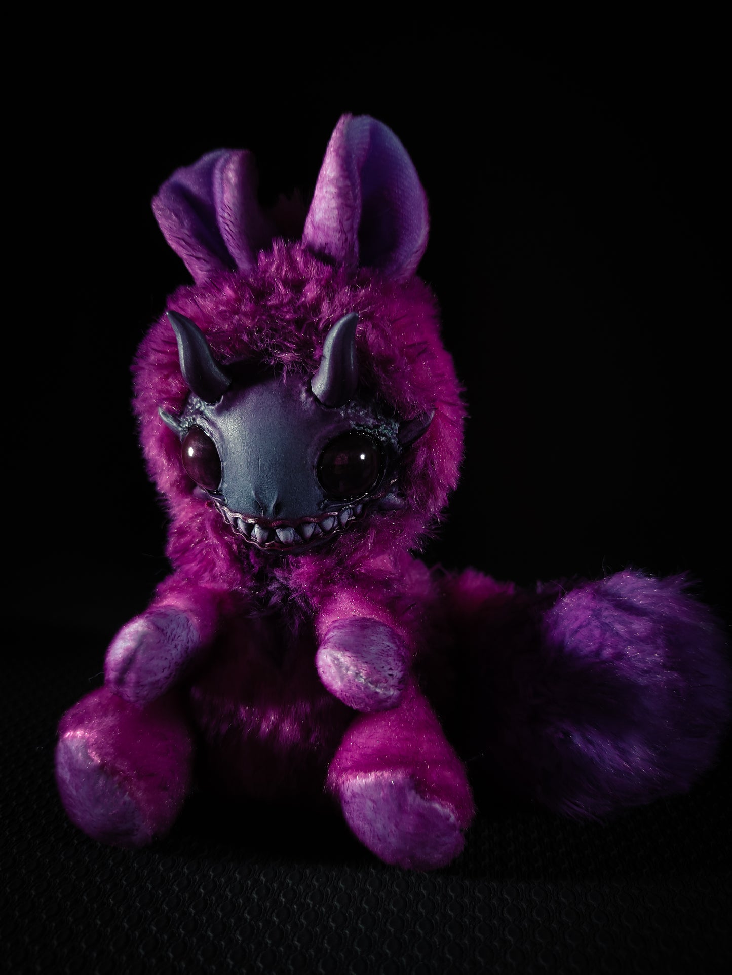 Reeful - FRIENDPHIBIAN Cryptid Art Doll Plush Toy