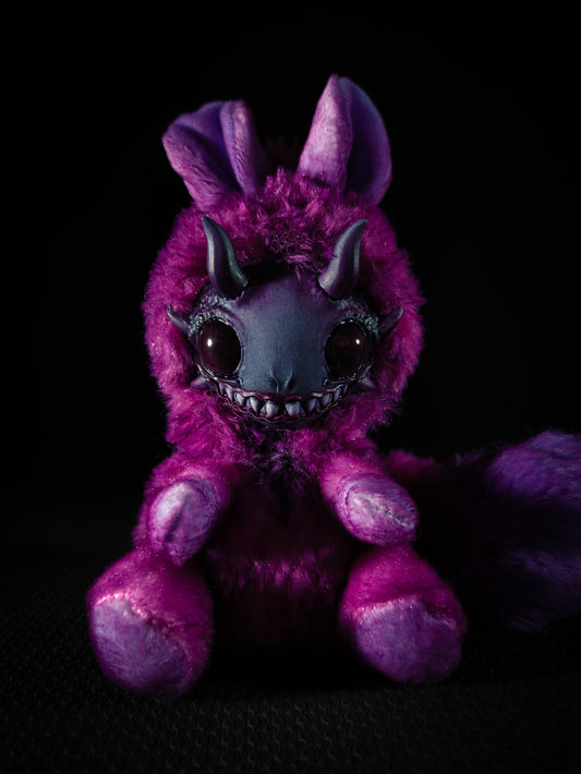 Reeful - FRIENDPHIBIAN Cryptid Art Doll Plush Toy