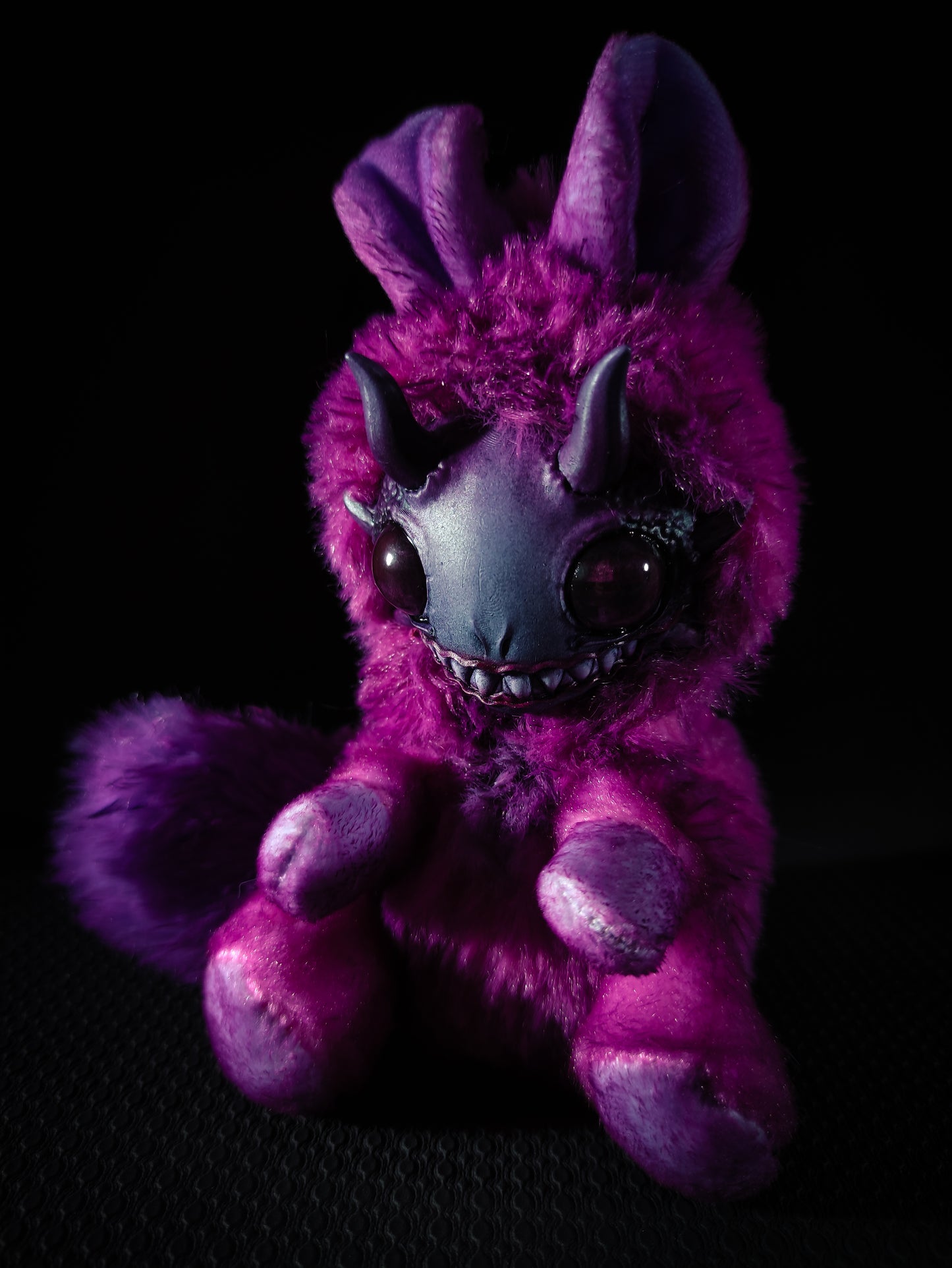 Reeful - FRIENDPHIBIAN Cryptid Art Doll Plush Toy
