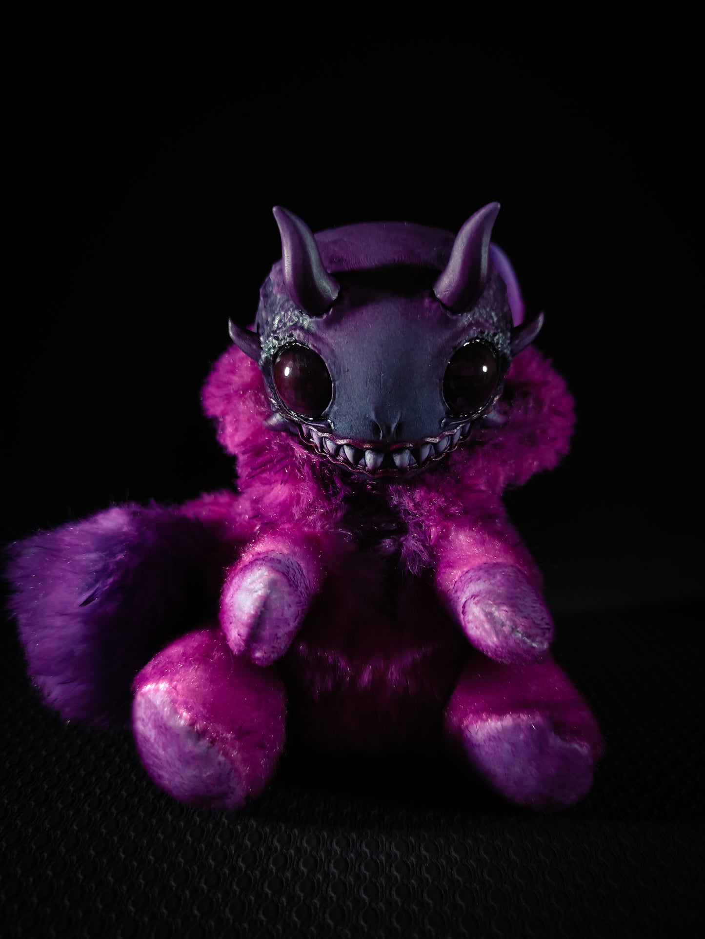 Reeful - FRIENDPHIBIAN Cryptid Art Doll Plush Toy