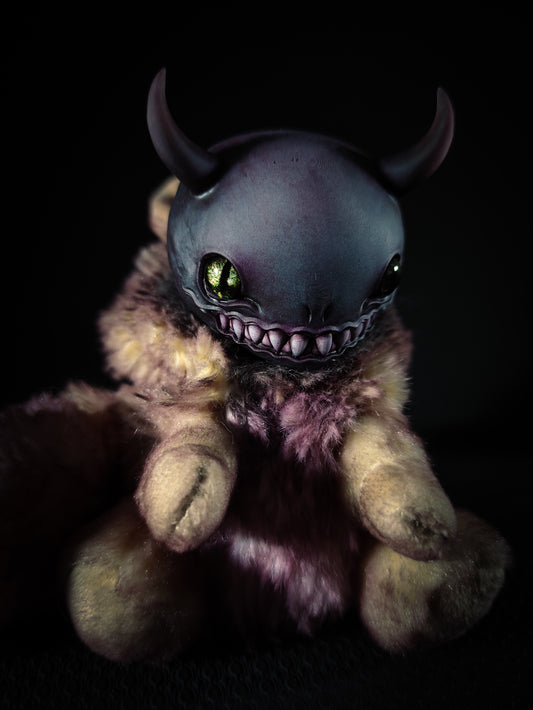 Cindev - FRIEND Cryptid Art Doll Plush Toy