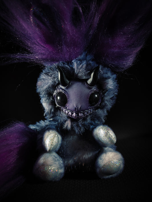 Pazclun - FRIENDPHIBIAN Cryptid Art Doll Plush Toy