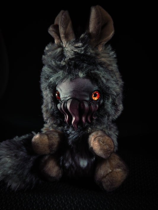 Cuthomal - FRIENDTHULU Cryptid Art Doll Plush Toy