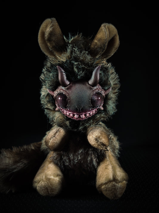 Ashindo - FRIENDPHIBIAN Cryptid Art Doll Plush Toy