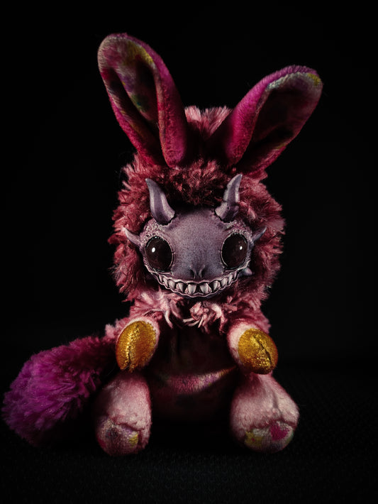 Glongoer - FRIENDPHIBIAN Cryptid Art Doll Plush Toy