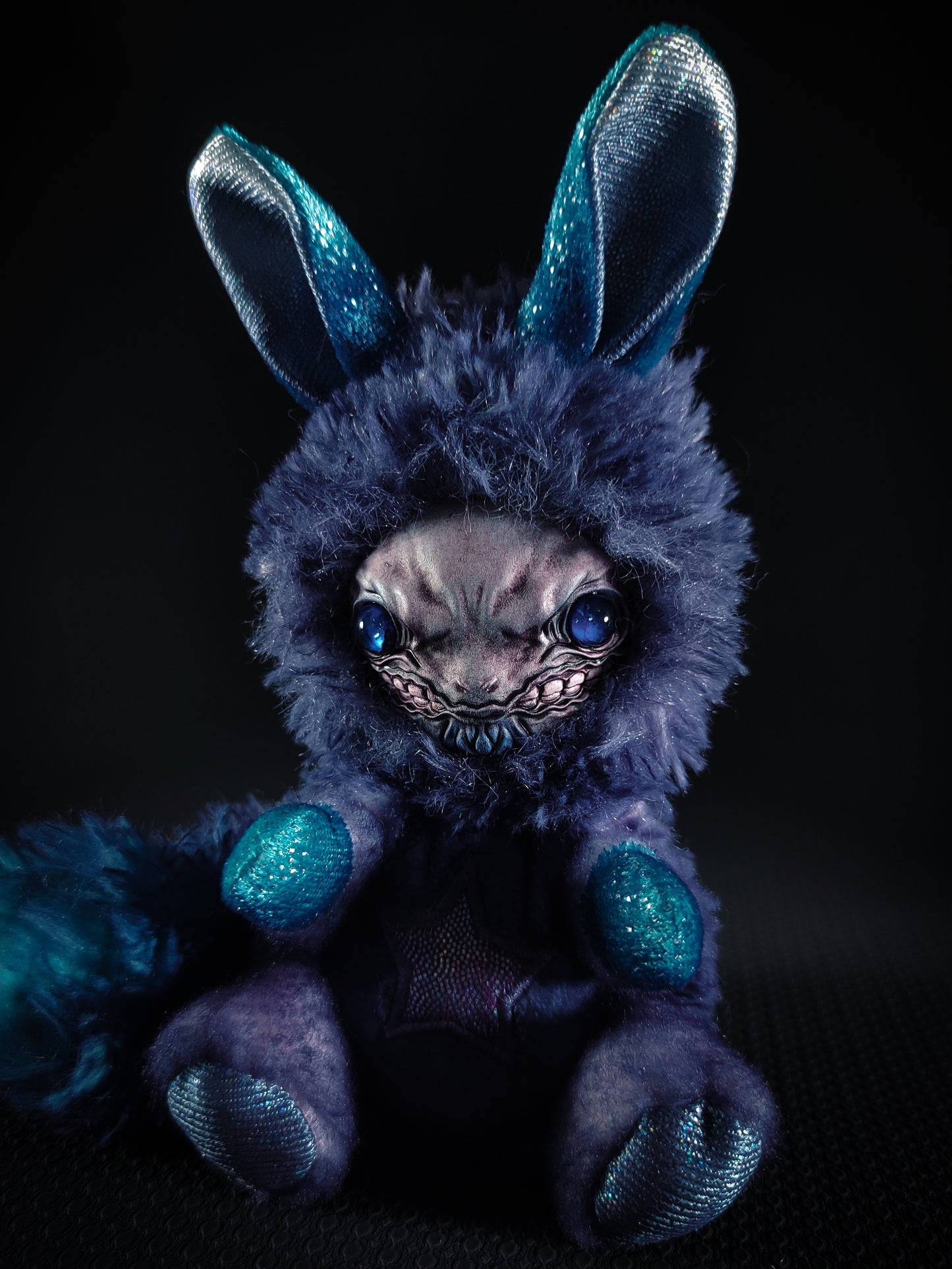 Meerungeheuer - FOUNDING FRIEND Cryptid Art Doll Plush Toy
