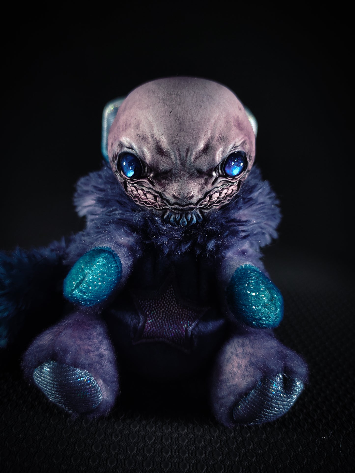 Meerungeheuer - FOUNDING FRIEND Cryptid Art Doll Plush Toy