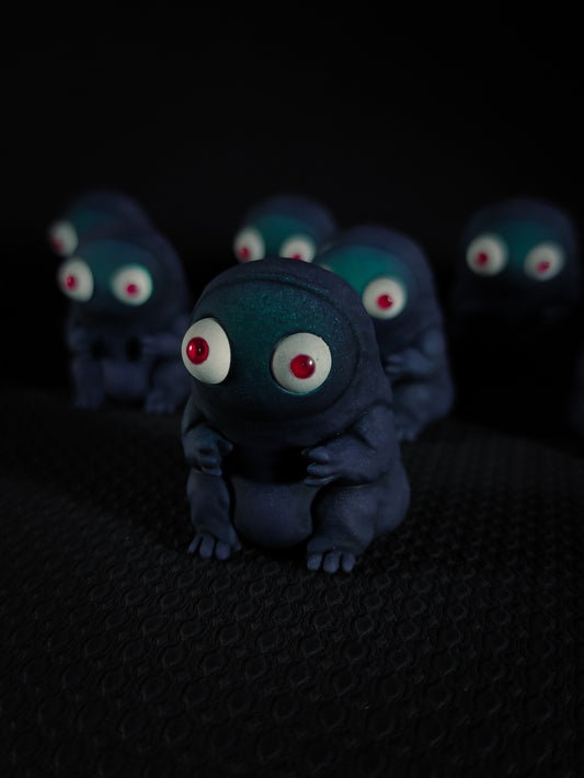 Peepo - Handpainted resin Gloomberry (Art Toy)