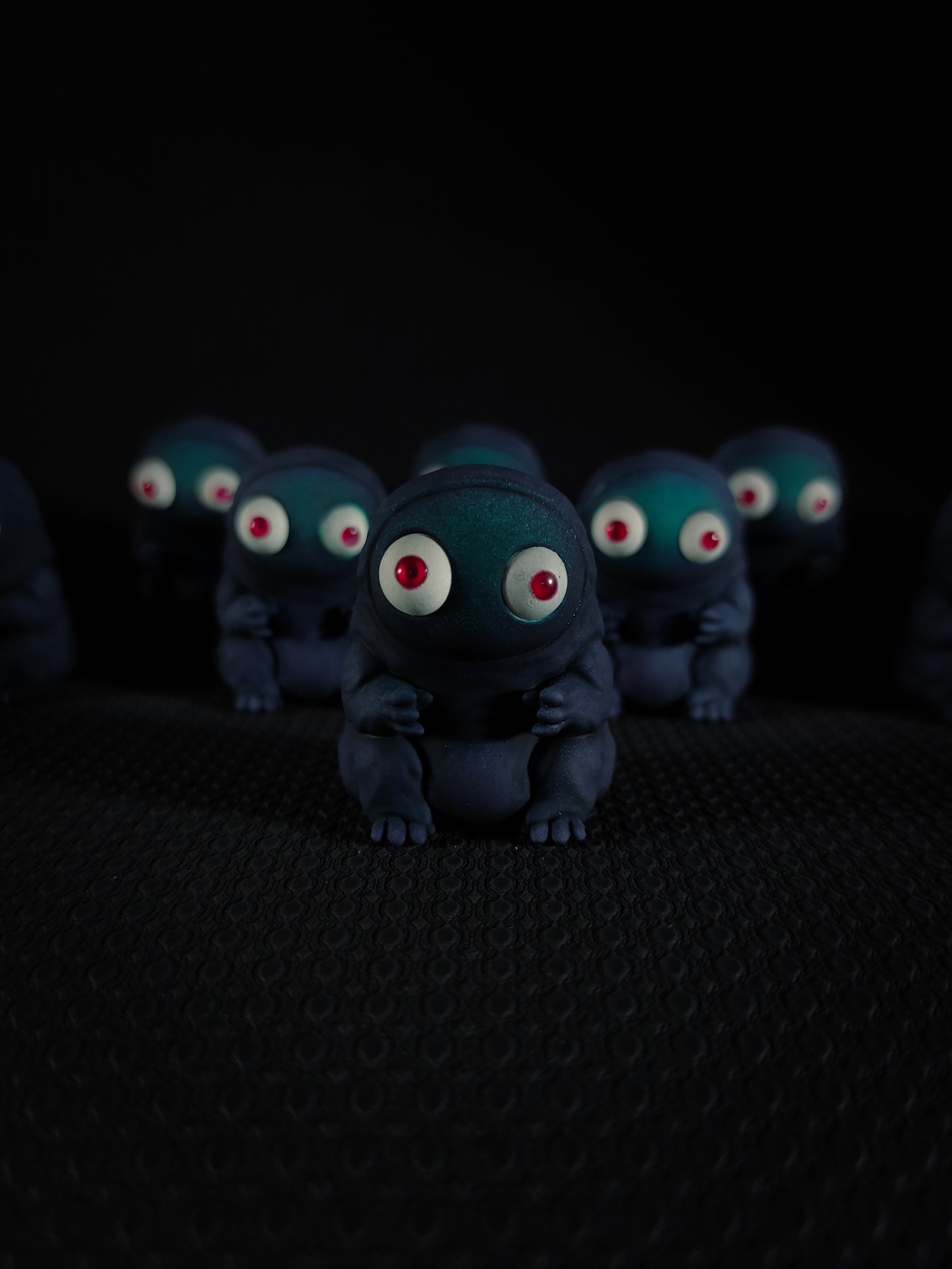 Peepo - Handpainted resin Gloomberry (Art Toy)