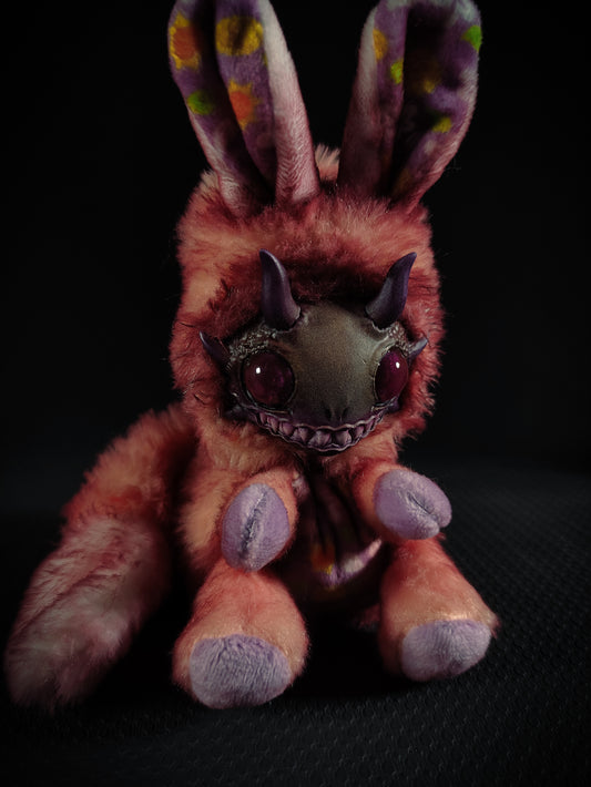 Tangebite - FRIENDPHIBIAN Cryptid Art Doll Plush Toy