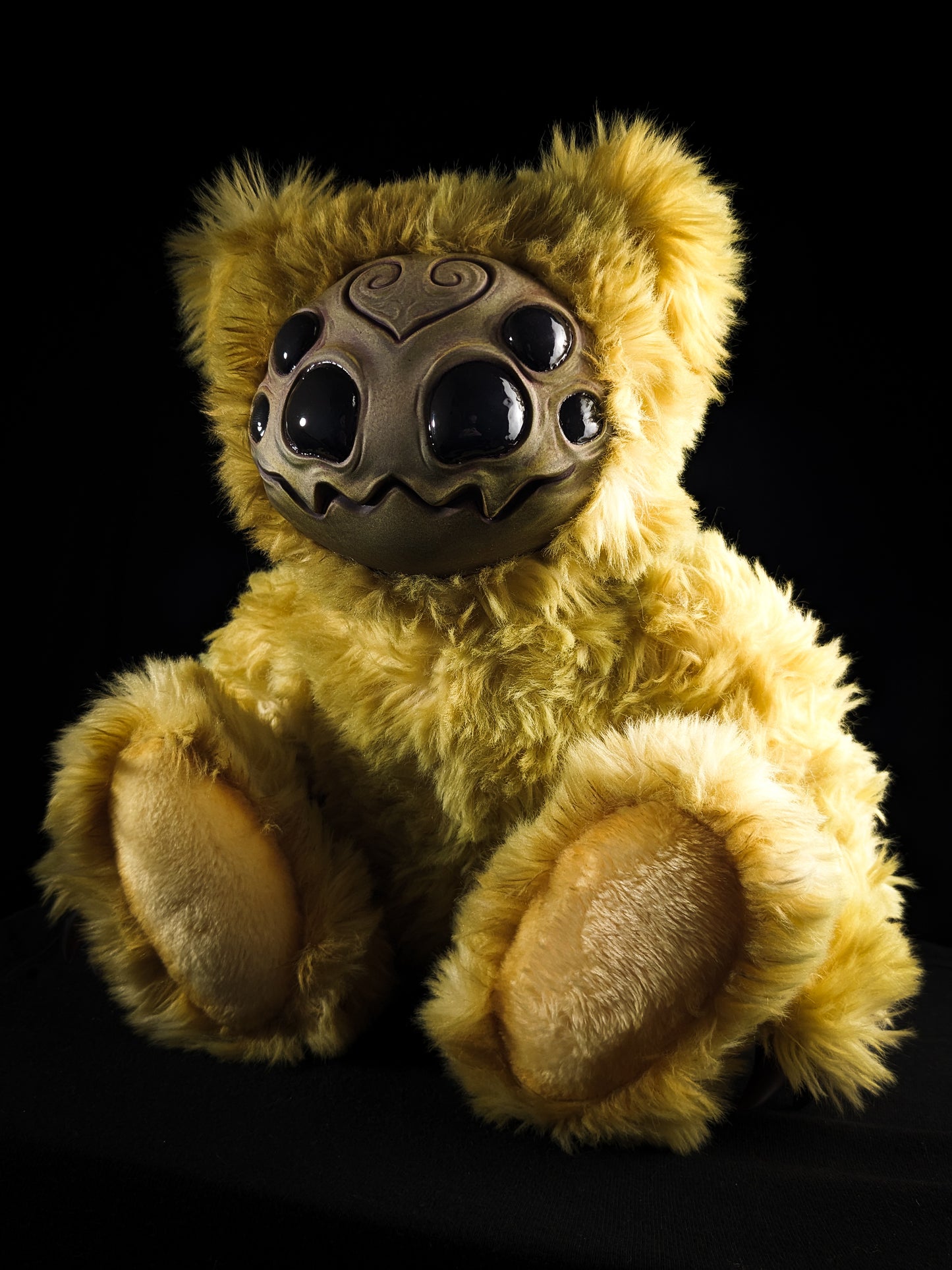 Arakobe (Sand Krawler Ver.) - Monster Art Doll Plush Toy