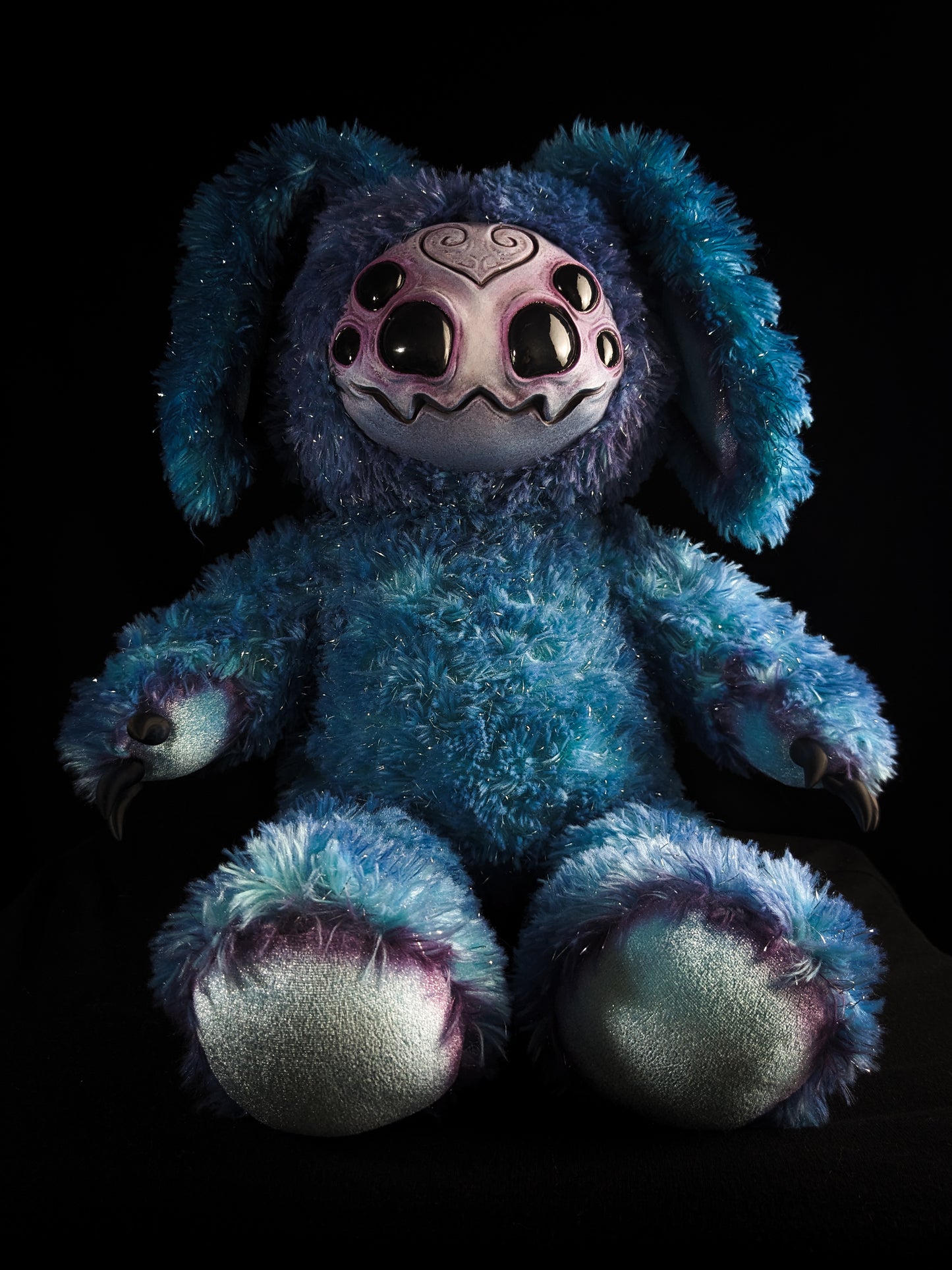Arakobe (Thumping Krawler Ver.) - CRYPTCRITS Monster Art Doll Plush Toy