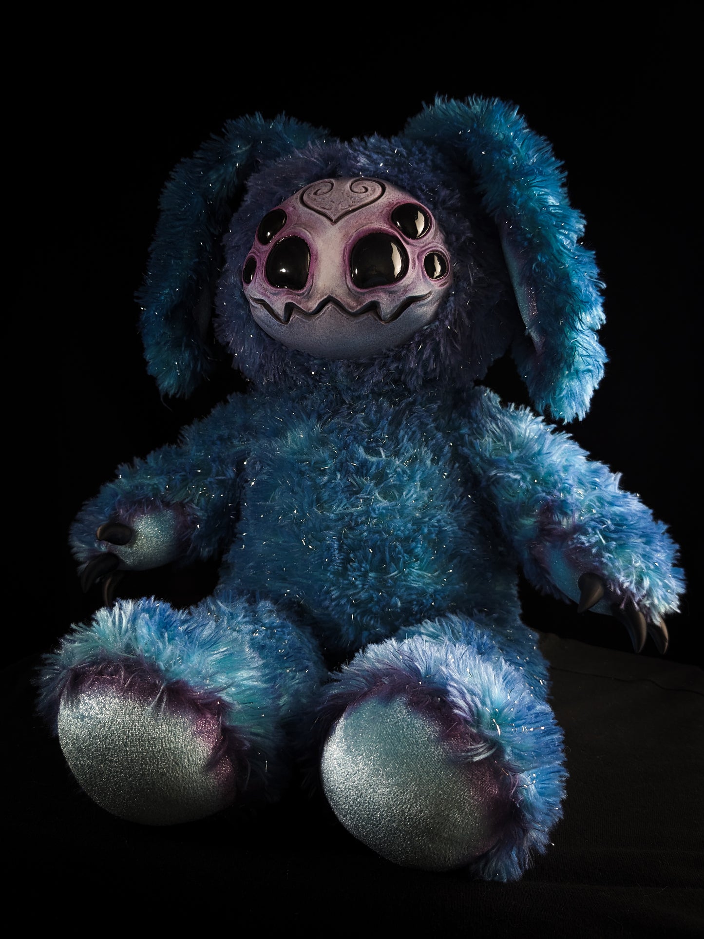 Arakobe (Thumping Krawler Ver.) - CRYPTCRITS Monster Art Doll Plush Toy