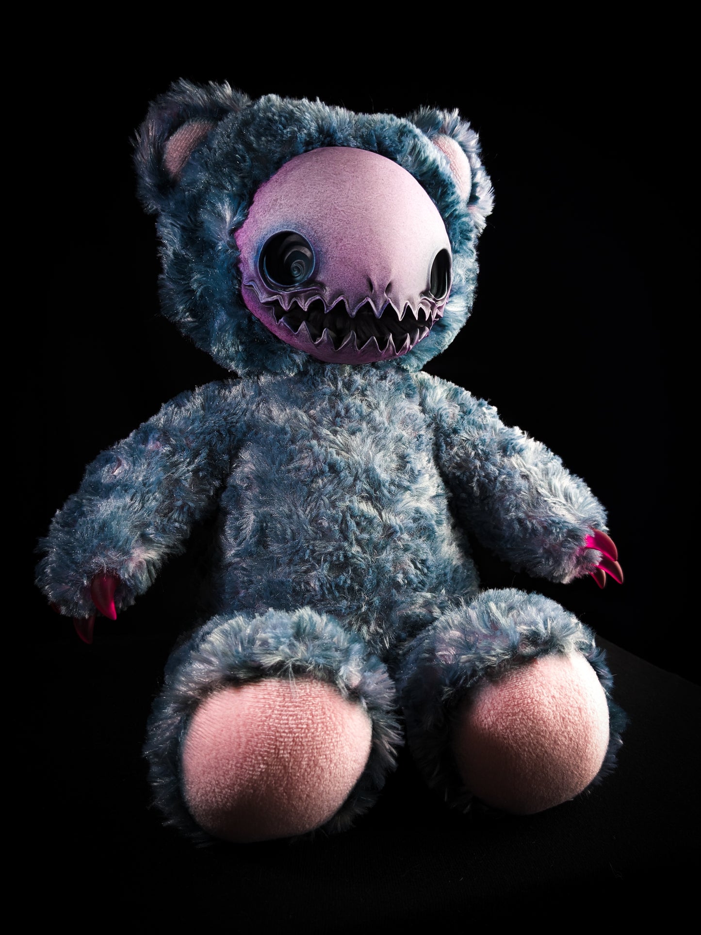 Haluwo (Sweet Phantom Ver.) - CRYPTCRITS Monster Art Doll Plush Toy