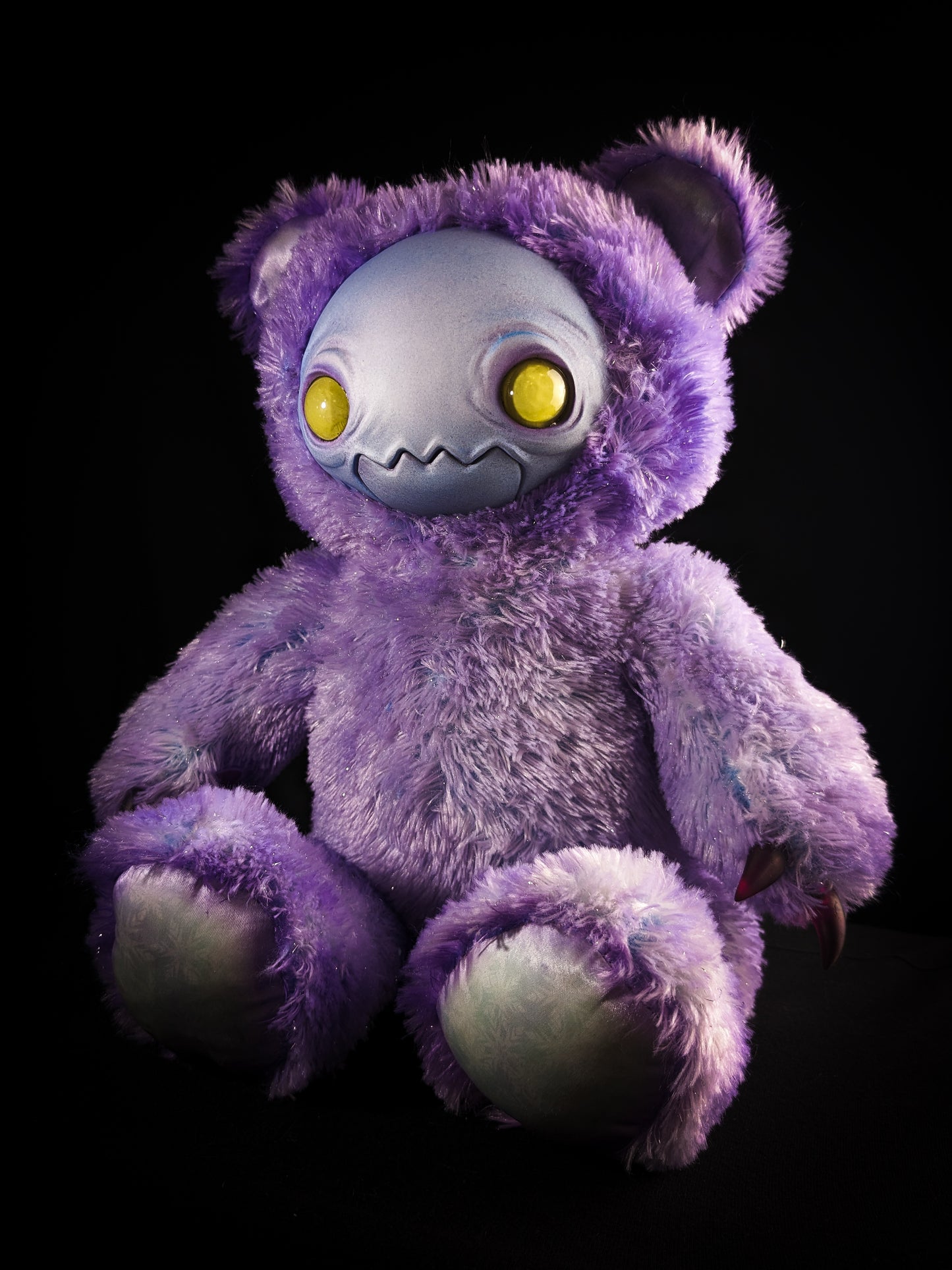 Ectophasma (Pearlescent Phantom Ver.) - CRYPTCRITS Monster Art Doll Plush Toy