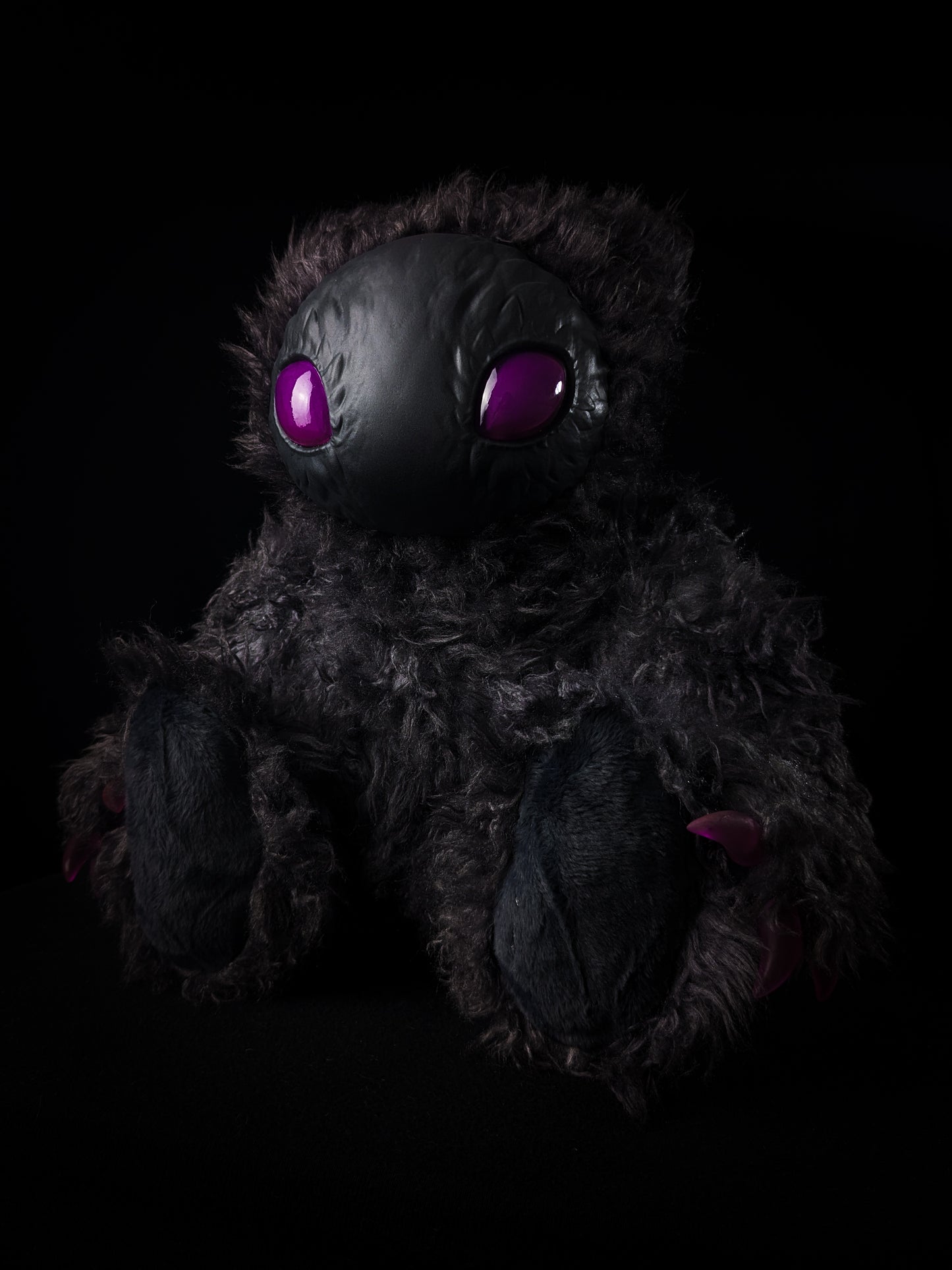 Holoth (Freakish Flutter Ver.) - CRYPTCRITS Monster Art Doll Plush Toy