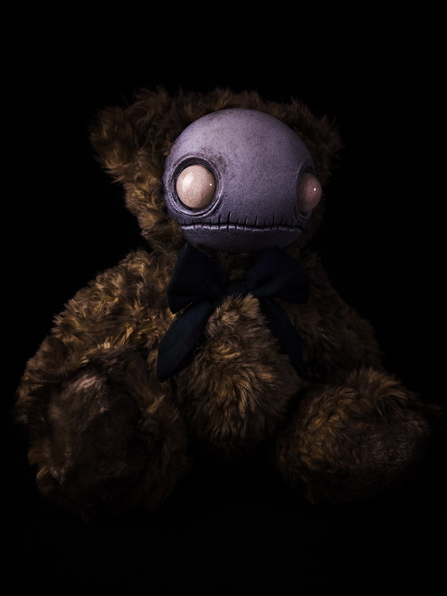 Locust (Pale Grunge Ver.) - CRYPTCRITS Monster Art Doll Plush Toy