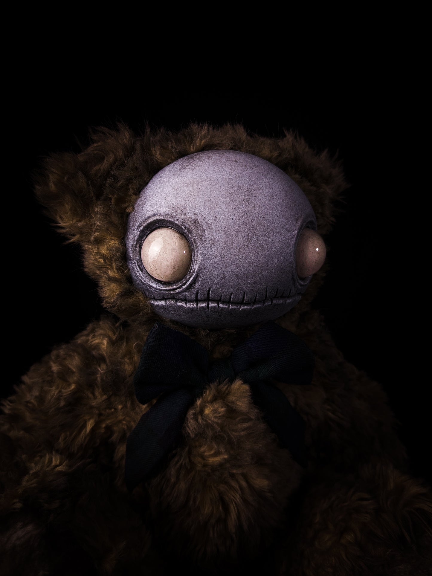 Locust (Pale Grunge Ver.) - CRYPTCRITS Monster Art Doll Plush Toy