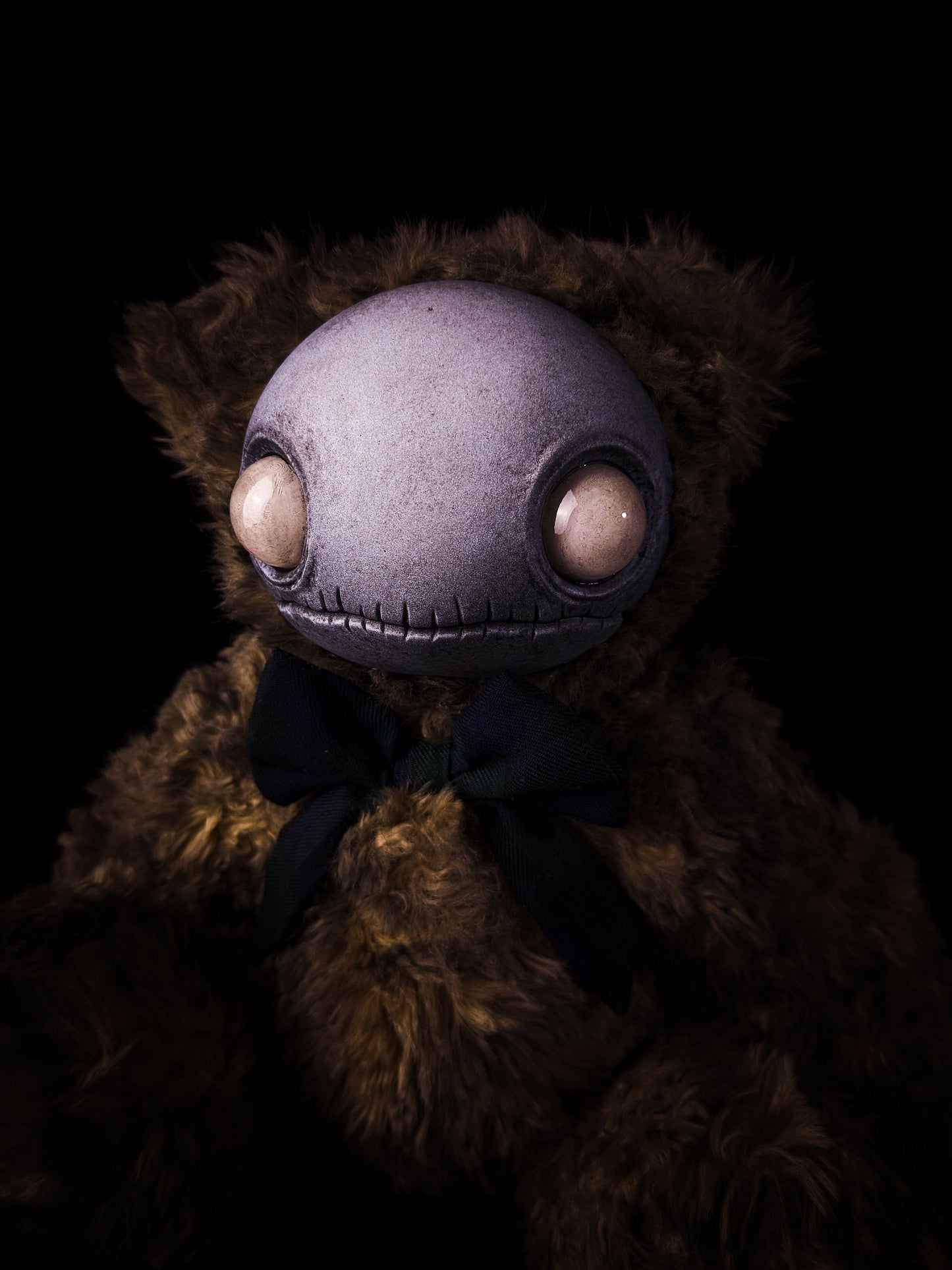 Locust (Pale Grunge Ver.) - CRYPTCRITS Monster Art Doll Plush Toy