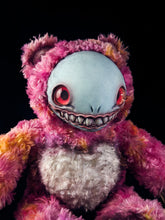 Load image into Gallery viewer, Sour Sting: FRIEND - CRYPTCRITZ Handcrafted Alien Art Doll Plush Toy for Cosmic Dreamers
