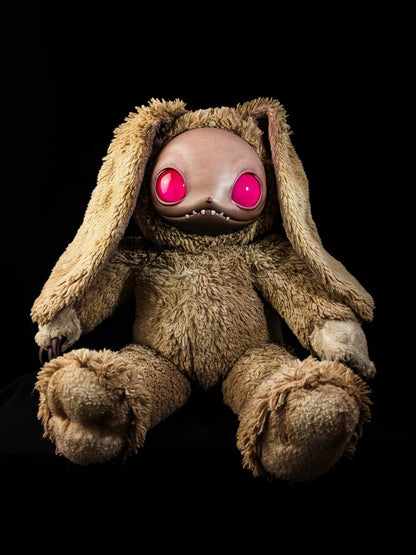 Thumpin' n' Chompin': SNAGGLE - CRYPTCRITS