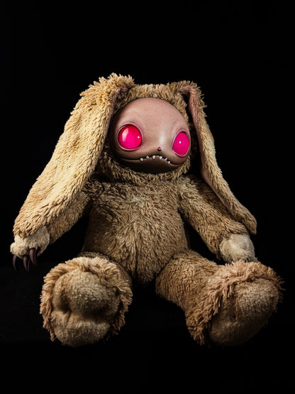 Thumpin' n' Chompin': SNAGGLE - CRYPTCRITS