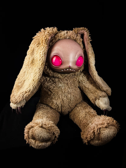 Thumpin' n' Chompin': SNAGGLE - CRYPTCRITS