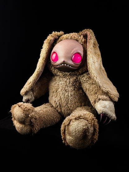 Thumpin' n' Chompin': SNAGGLE - CRYPTCRITS