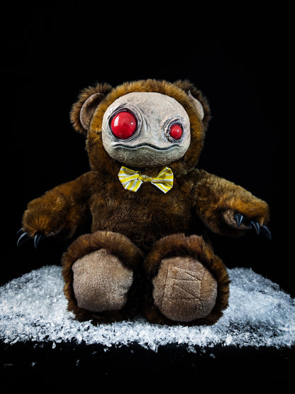 Petulant Peeper: ZIPPO - CRYPTCRITZ
