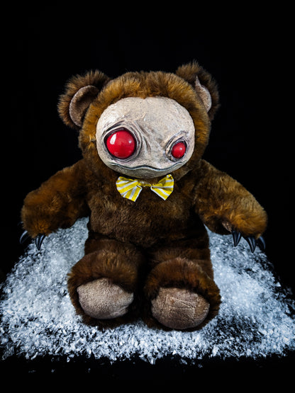 Petulant Peeper: ZIPPO - CRYPTCRITZ