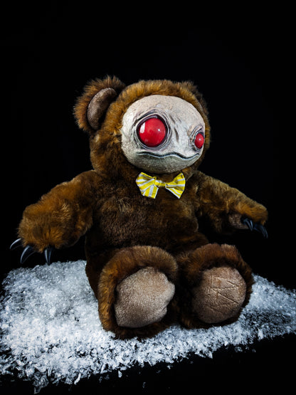 Petulant Peeper: ZIPPO - CRYPTCRITZ