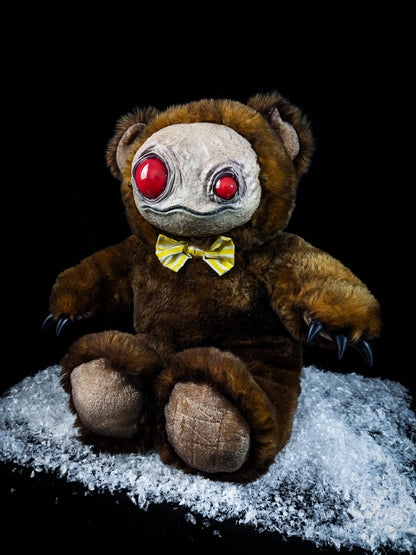 Petulant Peeper: ZIPPO - CRYPTCRITZ