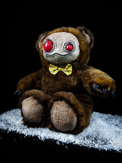 Petulant Peeper: ZIPPO - CRYPTCRITZ