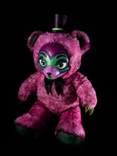 Load image into Gallery viewer, Glamrock Freddy (GLITCHED VER): FREDBEARZ - Five Nights at Freddy&#39;s Inspired CRYPTCRITZ
