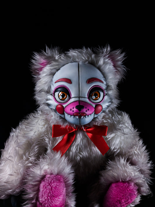 Funtime Foxy: FREDBEARZ - Five Nights at Freddy's Inspired CRYPTCRITZ