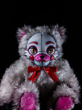 Load image into Gallery viewer, Funtime Foxy: FREDBEARZ - Five Nights at Freddy&#39;s Inspired CRYPTCRITZ
