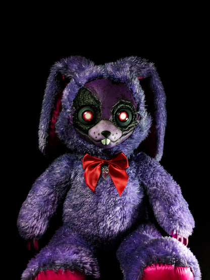 Withered Bonnie: FREDBEARZ - Five Nights at Freddy's Inspired CRYPTCRITZ