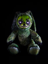 Load image into Gallery viewer, Springtrap: FREDBEARZ - Five Nights at Freddy&#39;s Inspired CRYPTCRITZ

