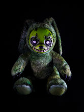 Load image into Gallery viewer, Springtrap: FREDBEARZ - Five Nights at Freddy&#39;s Inspired CRYPTCRITZ

