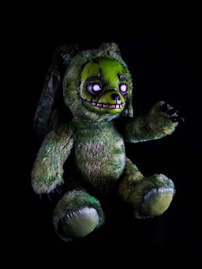 Springtrap: FREDBEARZ - Five Nights at Freddy's Inspired CRYPTCRITZ
