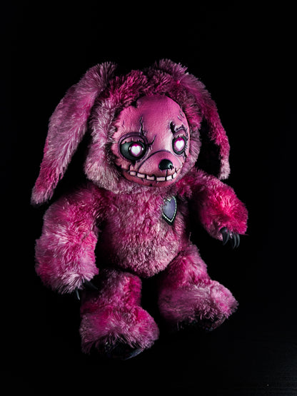 Lovetrap: FREDBEARZ - Five Nights at Freddy's Inspired CRYPTCRITZ