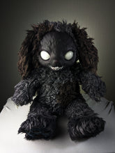 Load image into Gallery viewer, Howl (Morbid Mutt Ver.) - CRYPTCRITS Monster Art Doll Plush Toy
