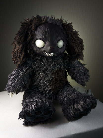 Howl (Morbid Mutt Ver.) - CRYPTCRITS Monster Art Doll Plush Toy