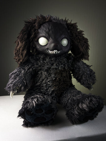 Howl (Morbid Mutt Ver.) - CRYPTCRITS Monster Art Doll Plush Toy