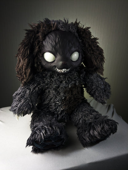 Howl (Morbid Mutt Ver.) - CRYPTCRITS Monster Art Doll Plush Toy