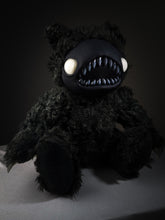 Load image into Gallery viewer, Skree (Adorable Anxiety Ver.) - CRYPTCRITS Monster Art Doll Plush Toy
