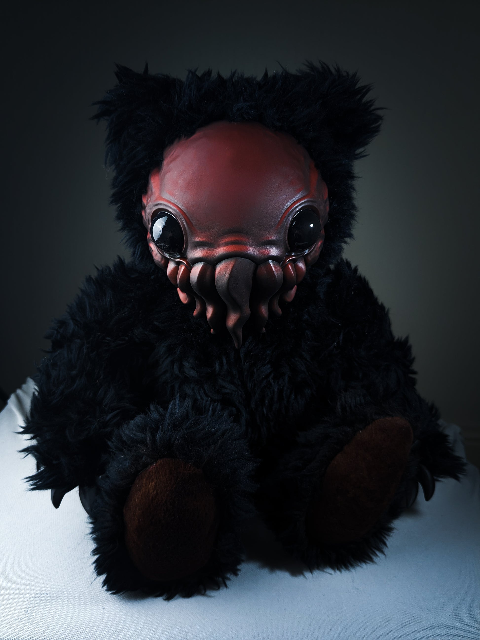 Eldinuth (Crimson Cthulhu Ver.) - CRYPTCRITS Monster Art Doll Plush Toy