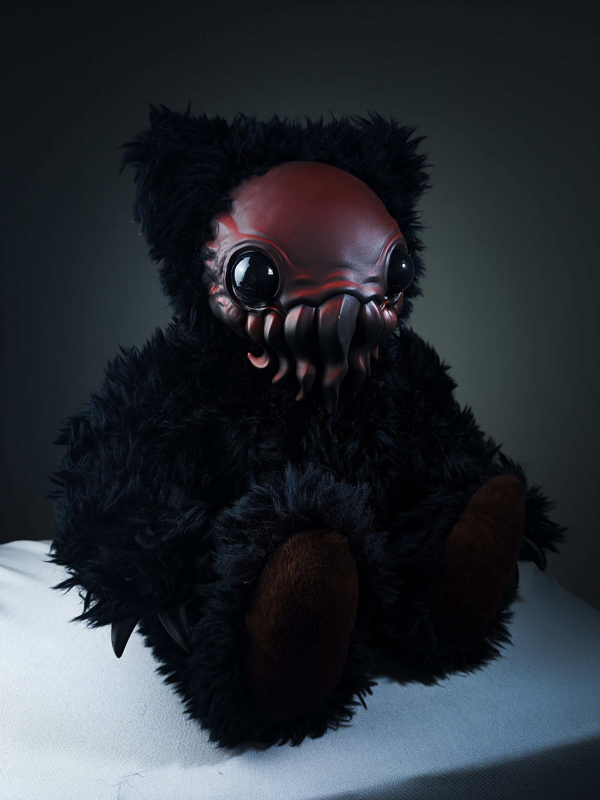 Eldinuth (Crimson Cthulhu Ver.) - CRYPTCRITS Monster Art Doll Plush Toy