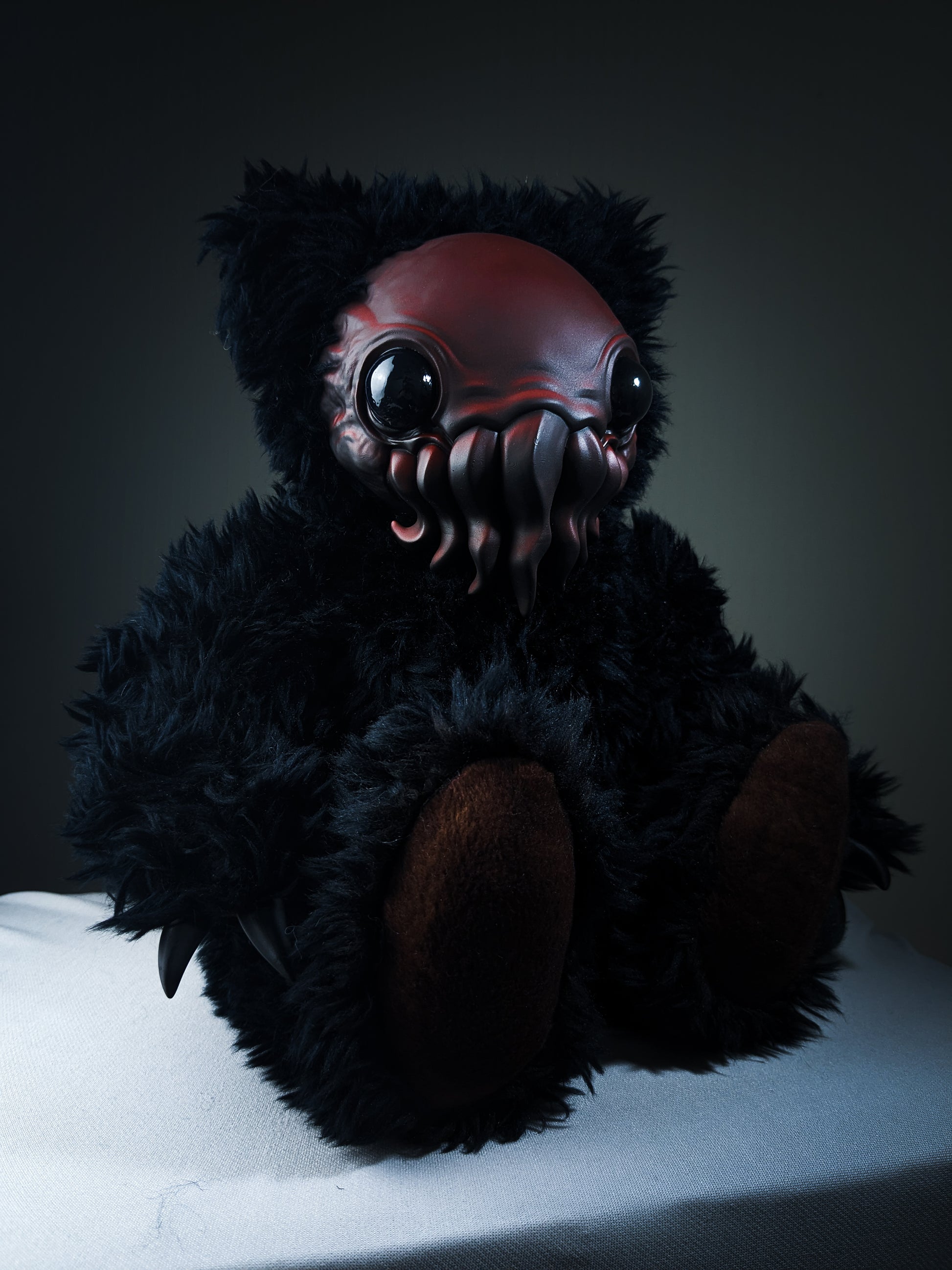 Eldinuth (Crimson Cthulhu Ver.) - CRYPTCRITS Monster Art Doll Plush Toy