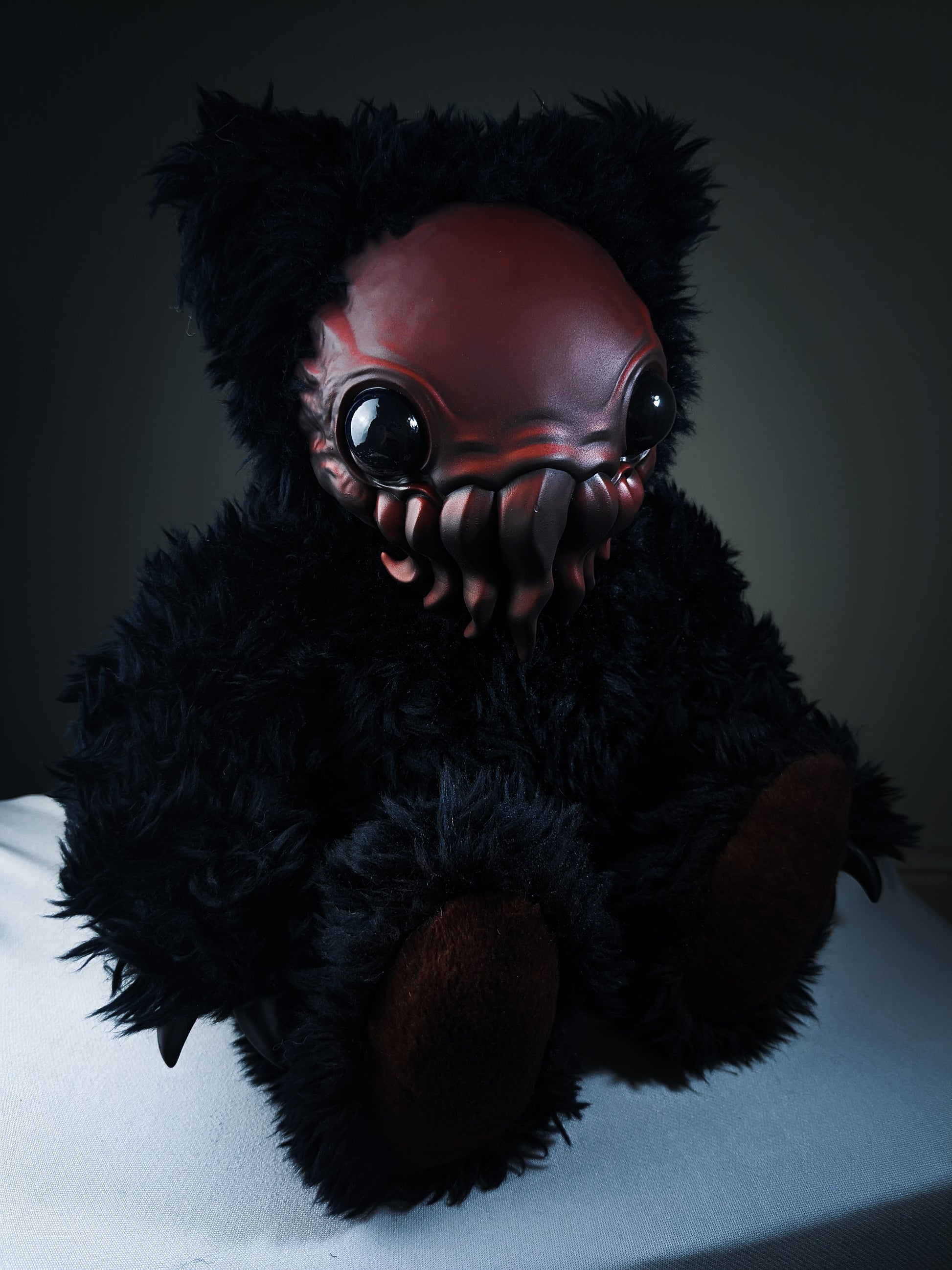 Eldinuth (Crimson Cthulhu Ver.) - CRYPTCRITS Monster Art Doll Plush Toy